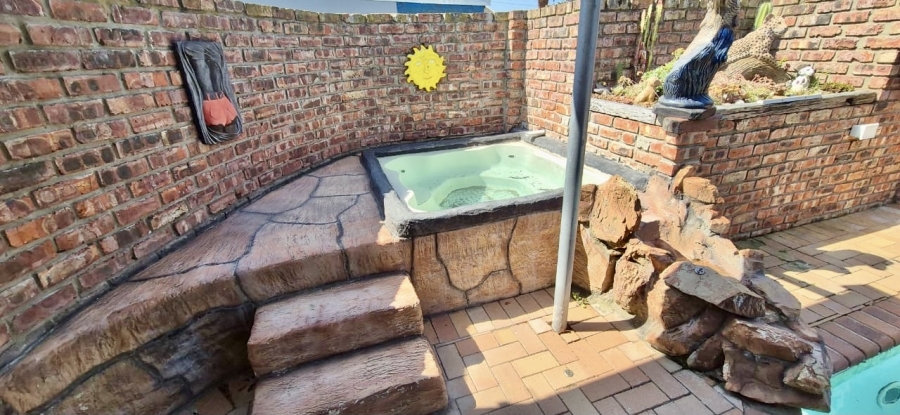 3 Bedroom Property for Sale in Rowallan Park Eastern Cape